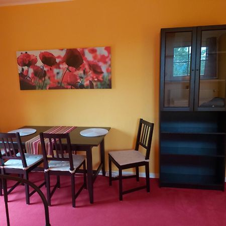 Maring-Noviand Kemenate Zimmer Gechaichnishof 7Born מראה חיצוני תמונה