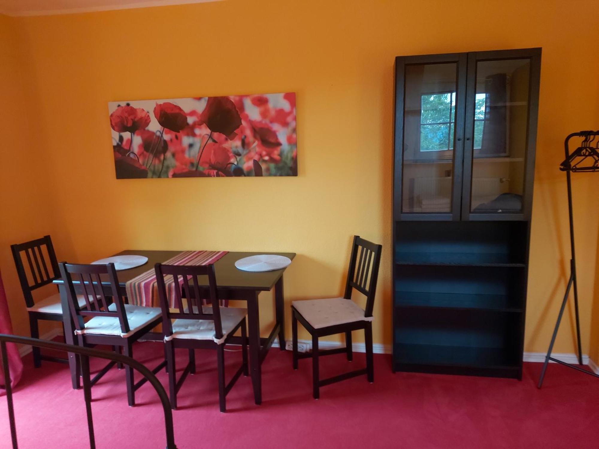 Maring-Noviand Kemenate Zimmer Gechaichnishof 7Born מראה חיצוני תמונה